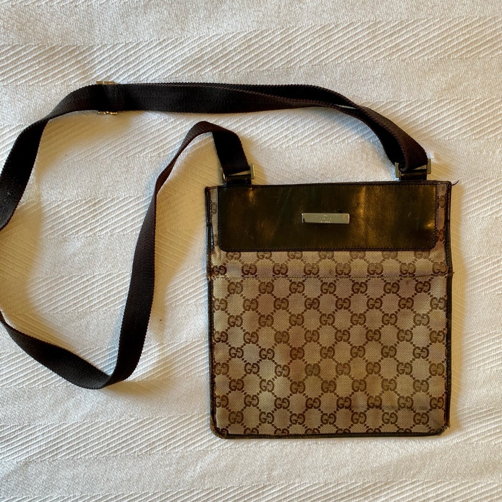 Vintage Gucci crossbody bag
